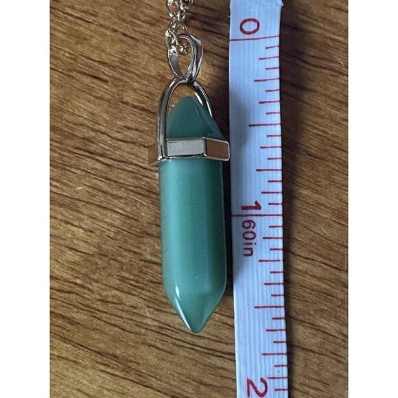 Natural Quartz Chakra Green Crystal Healing Gemstone Moon Pendant Necklace - Picture 3 of 7